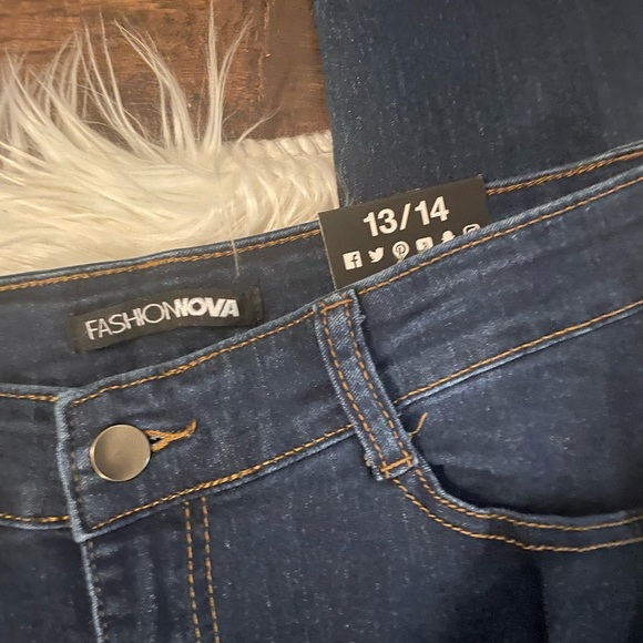Fashion Nova Distressed High Rise Jeans - Picture 3 of 7
